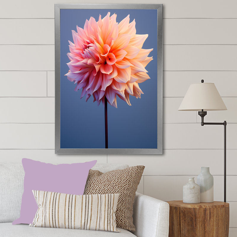 «Coral and Blue Dahlia Dance», reproduction sur toile, Cadre simple argenté, H 44 po x l 34 po x P 1,5 po