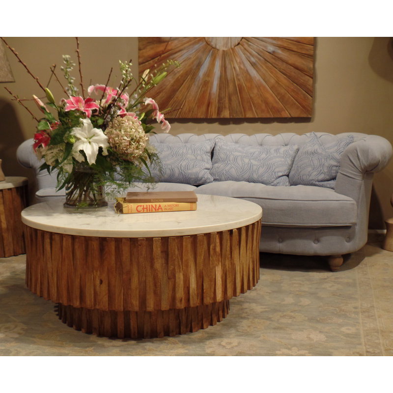 Table basse ronde avec plateau en marbre et bandes en bois