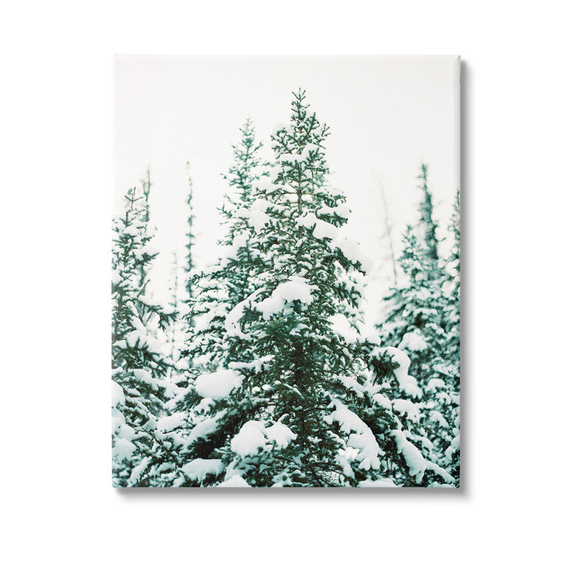 Art mural sur toile de sapin boisé avec neige par Justine Milton, H 48 po x l 36 po