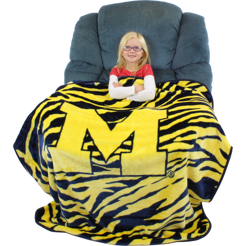 Michigan Wolverines Yellow and Blue Knitted Fleece Throw Blanket