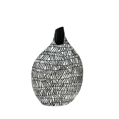 Patterned Polyresin Vase for the Living Room, Stylish Decorative Vase