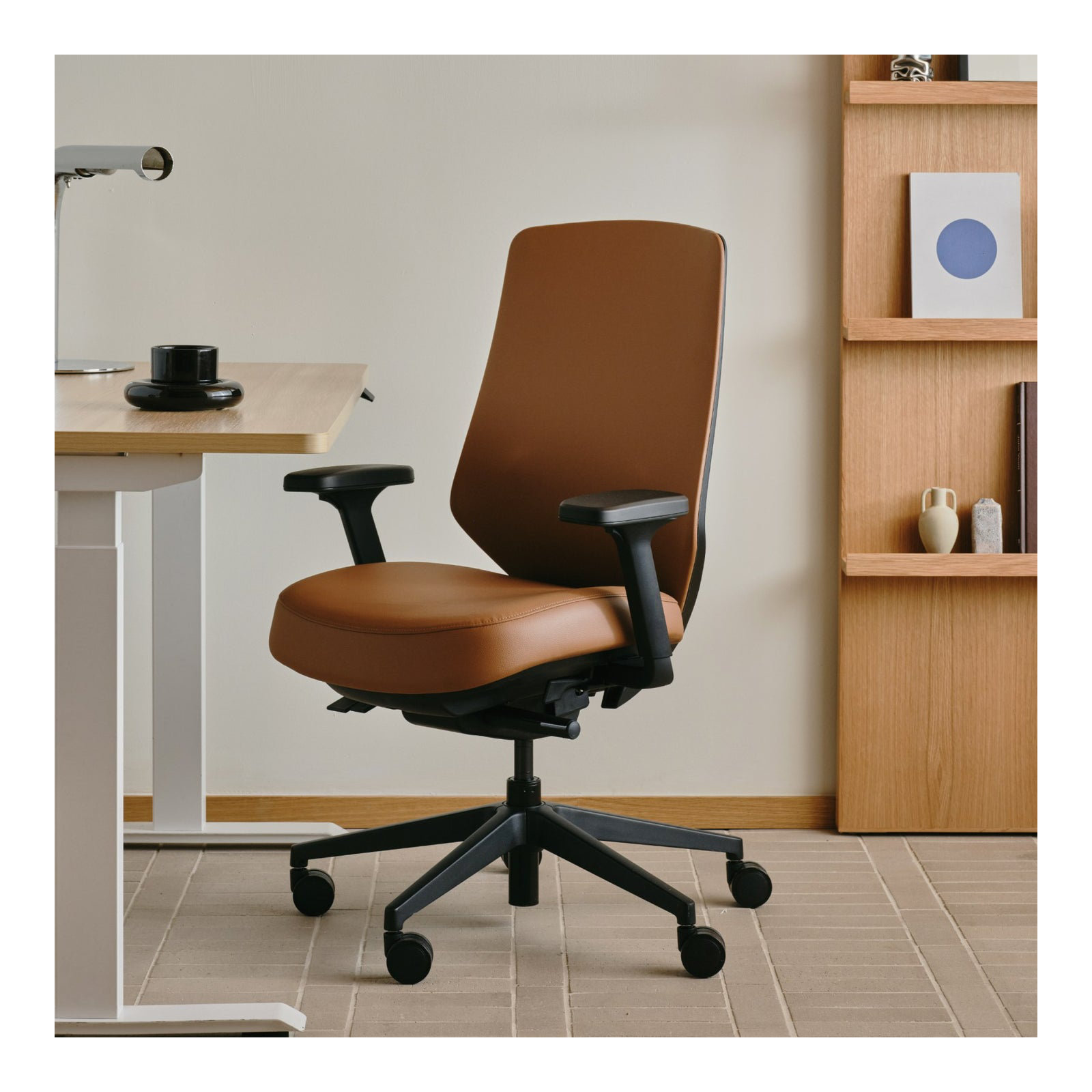 Ergonomic Chair Pro - Vegan Leather, Canyon, Black