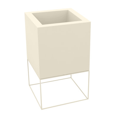 Vela Resin Pot Planter