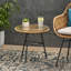 Table d'appoint minimaliste avec structure stable en verre trempé