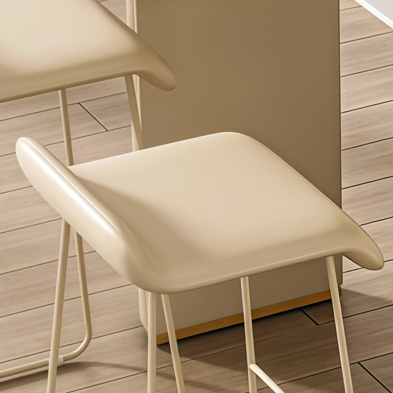 Une table de bar de style crème légère et luxueuse, H 41,3 po x L 78,7 po x l 19,6 po, Blanc, Beige