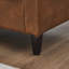 Canapé en cuir de conception classique, similicuir respirant avec coussin de siège capitonné et pieds en bois massif pour le salon-876826816