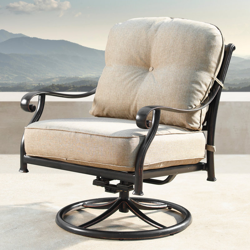 Bayshore Outdoor Swivel Lounge Chair