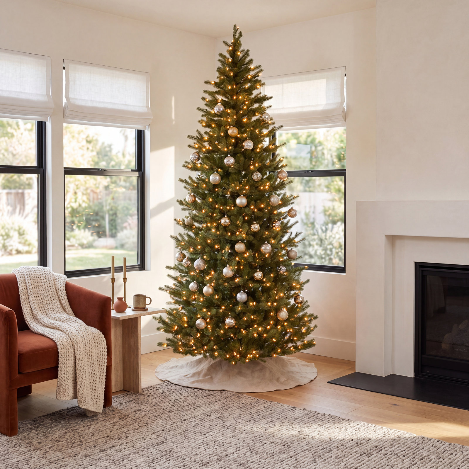7.5' Pre-Lit Spruce Noble Tree