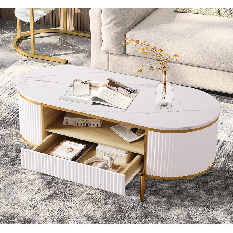 Table basse cannelée moderne, table basse ovale moderne de 48 po avec tiroir, plateau en faux marbre, table centrale à profil courbé avec rangement, décor en métal doré, table centrale de salon, blanc
