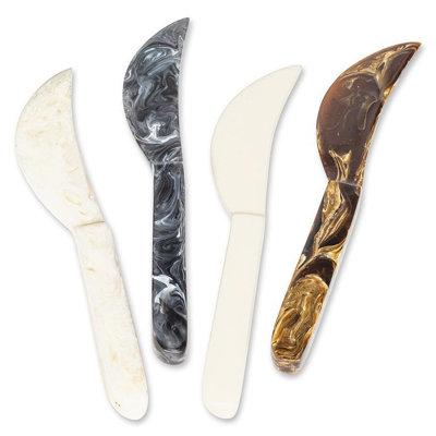 Set Of 4 Assorted Colors Natural Shape Spreader