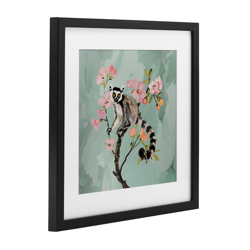 Lémurien perché sur des fleurs printanières, reproduction sous verre, conception par Amanda Tsoukanelis, Cadre noir minuit