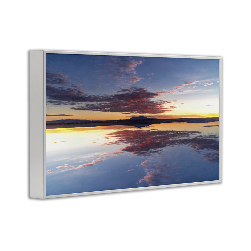 «Calm Sunset Reflection», giclée par Robin Vandenabeele, H 20 po x l 30 po, Estampe numérique encadrée blanc bord de mer