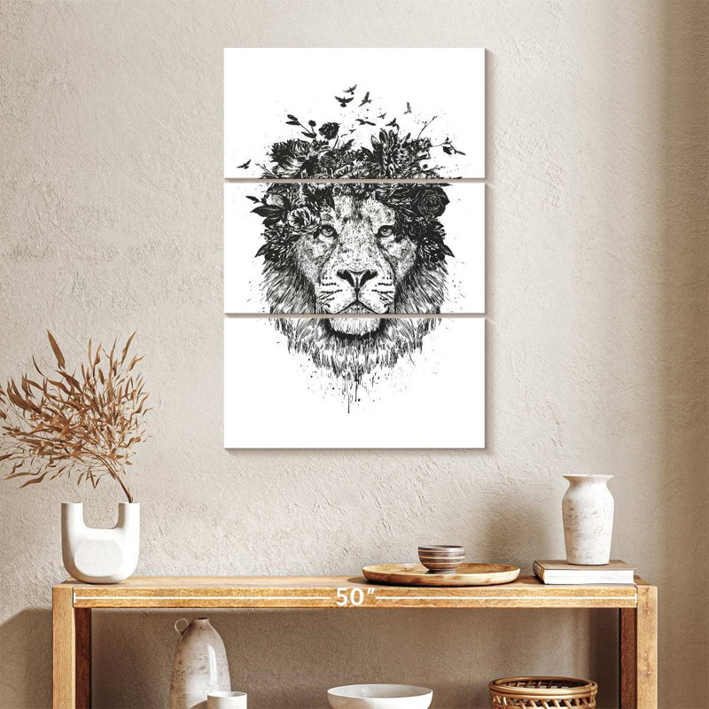 Brampt Floral Lion BW, 38" H x 24" W