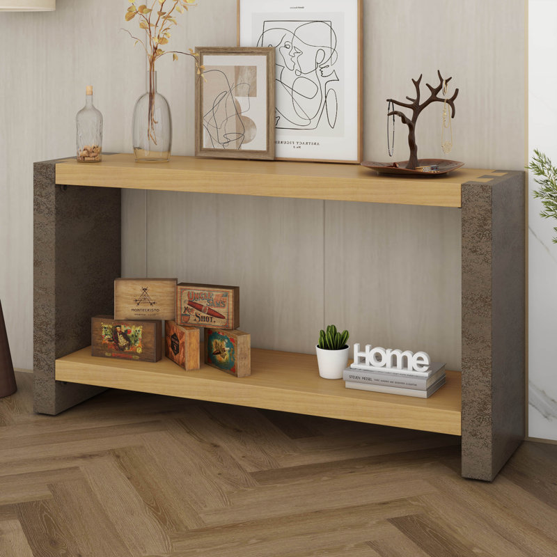 Console Minimalist avec menuiserie à queue d'aronde, canapé derrière le canapé, tables d'appoint en bois avec tablette de rangement ouverte