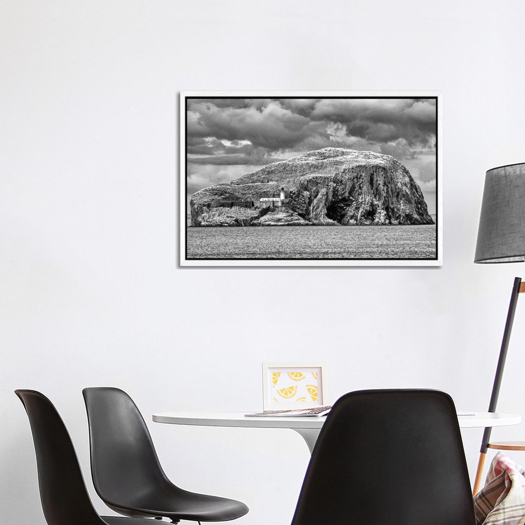 The Bass Rock von Sarah Morton - Galerie-verpackte Leinwand Giclée auf Leinwand