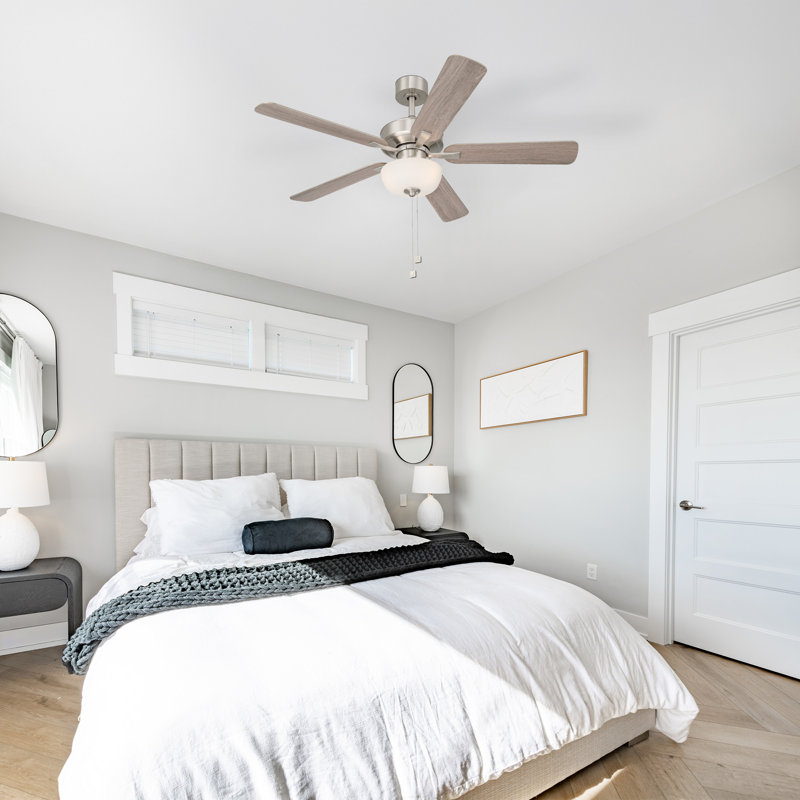 Ventilateur de plafond transitionnel intérieur / extérieur en nickel brossé 52 po avec trois ampoules DEL 3000K Gallant II