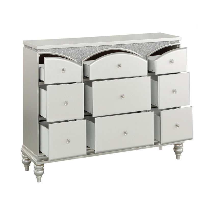Commode à finition platine