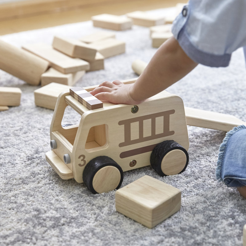 Camion de pompier en bois