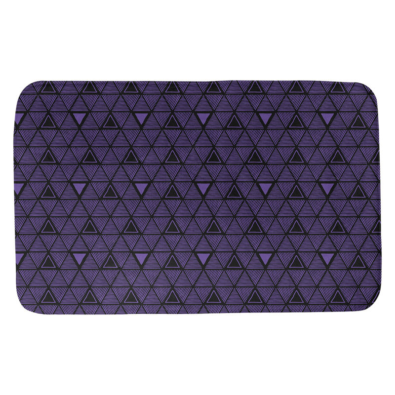Tapis de bain géométrique à motif de triangles dessinés à la main, l 21 po x L 34 po, Mauve / Noir