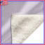 Couvertures mauves à motif floral-123991468