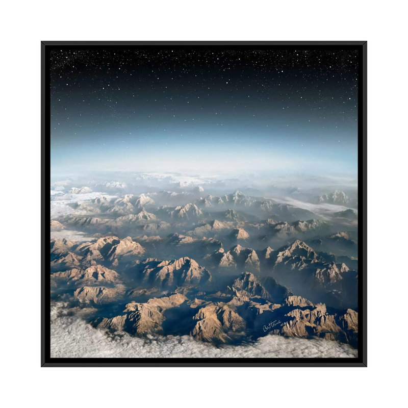 "Planète terre" par Ben Heine-reproduction de photo, Pas de tapis, Toile avec cadre noir, H 18 po x l 18 po x 1,5 po