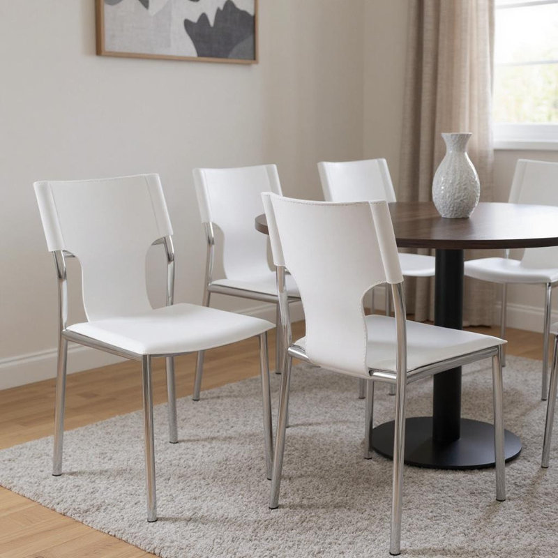 Ensemble de quatre chaises d'appoint en métal et cuir blanc et argent, Blanc