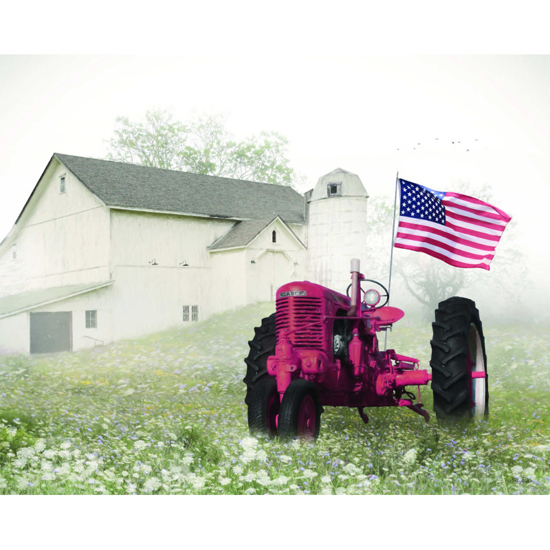 «Old Glory at the Barn» par Lori Deiter - reproduction d'art sur toile tendue, H 12 po x l 16 po