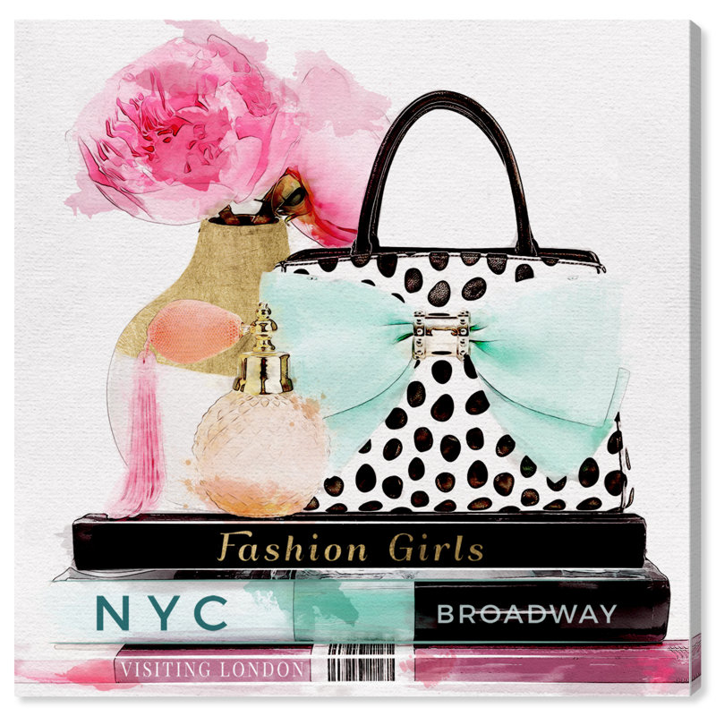 «My Girly Essentials Square Essentials», impression, H 24 po x l 24 po, Toile tendue