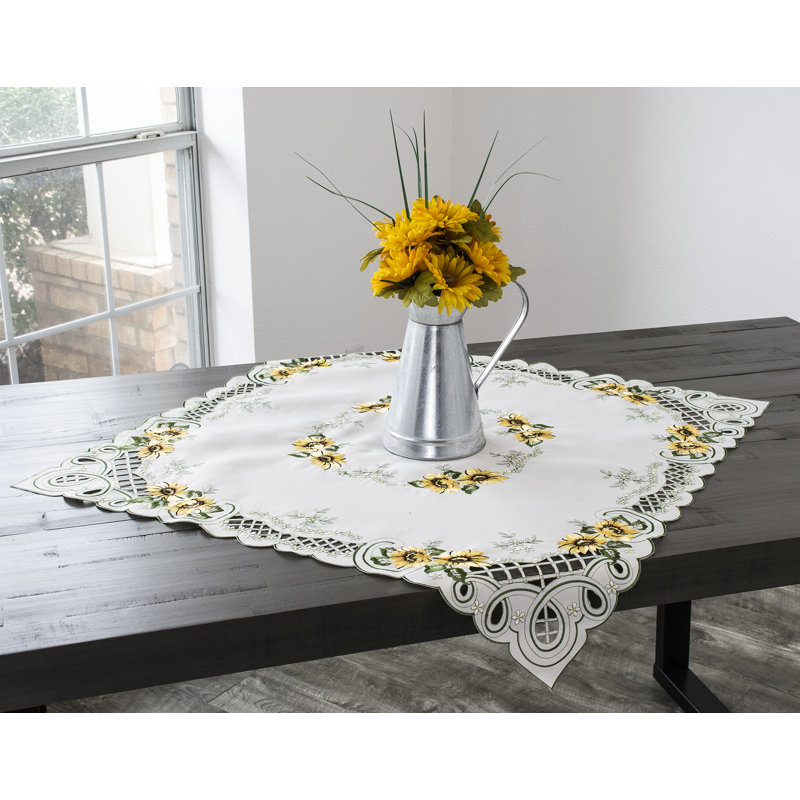 Nappe brodée tournesol à feuilles vertes (33 po²)