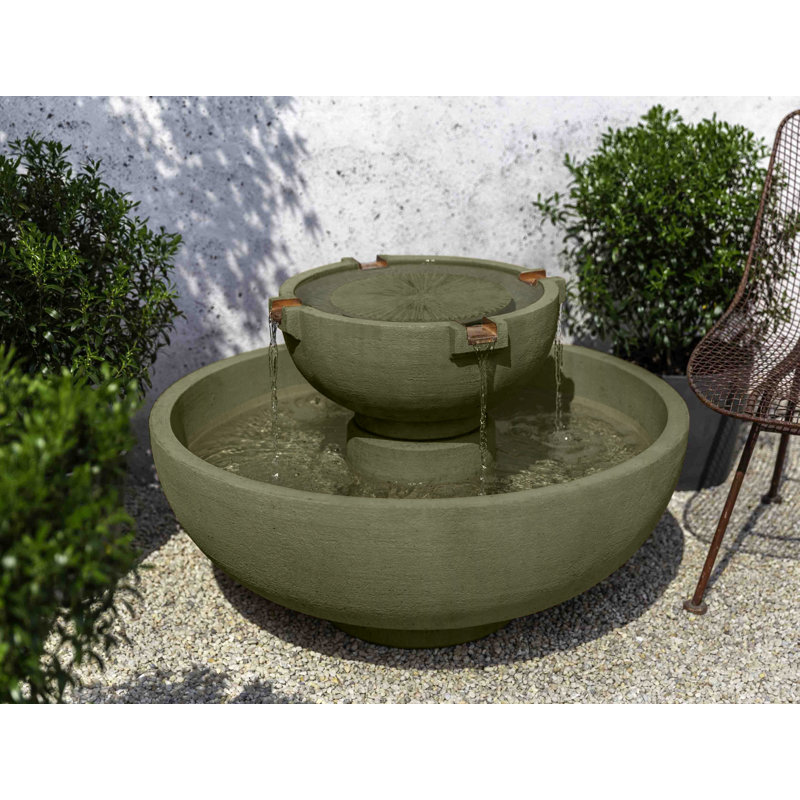 Fontaine en béton petit del rey, Mousse anglaise