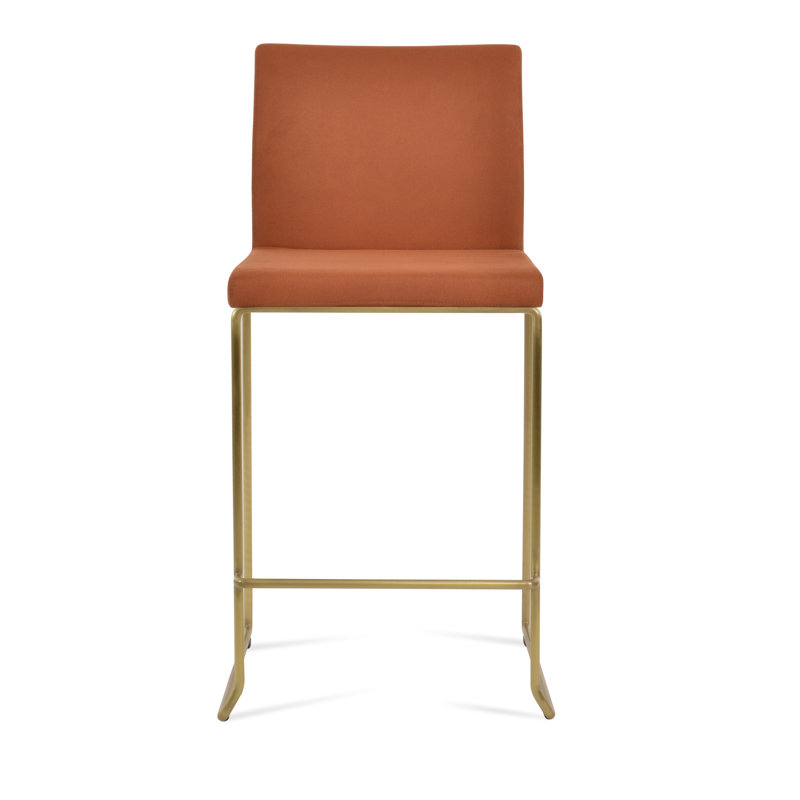 Tabouret de bar et de comptoir empilable en laine Aria, Laiton, Tabouret de comptoir (siège d’une hauteur de 24, Cognac