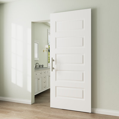 Portes de grange coulissantes cachées 36 po x 84 po, 5 panneaux surélevés blanc apprêtés avec trousse de quincaillerie d'installation invisible et une poignée noire matte et une poignée noire matte