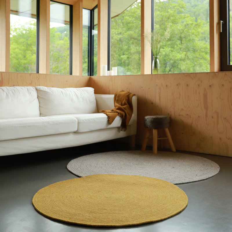TAPIS NEETHU MANGUE, Round 3'7"