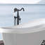 Robinet de baignoire autoportant avec douche à main-127305556