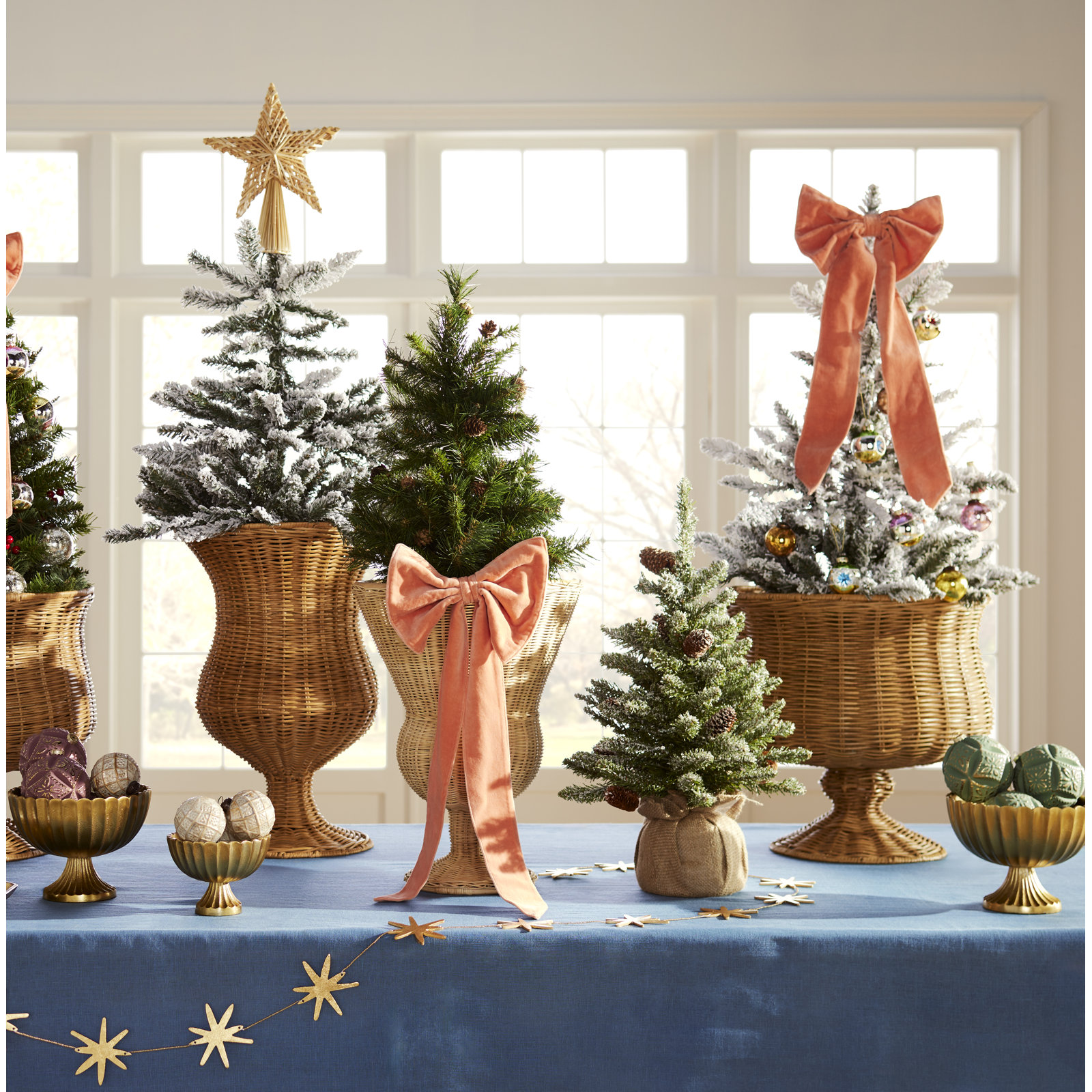 Embossed Ornament 4", Light Blue