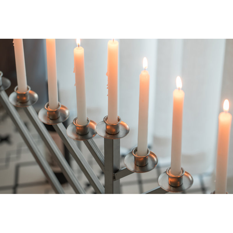 Menorah for Synagogue, H 24 po x l 6,25 po x P 25,5 po
