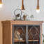 Vitrines en bois de noyer massif
