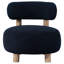 Fauteuil d'appoint bleu contemporain avec dossier texturé, patins en plastique et profil bas. Coussin en mousse bouclée et patins de sol pour la décoration intérieure.