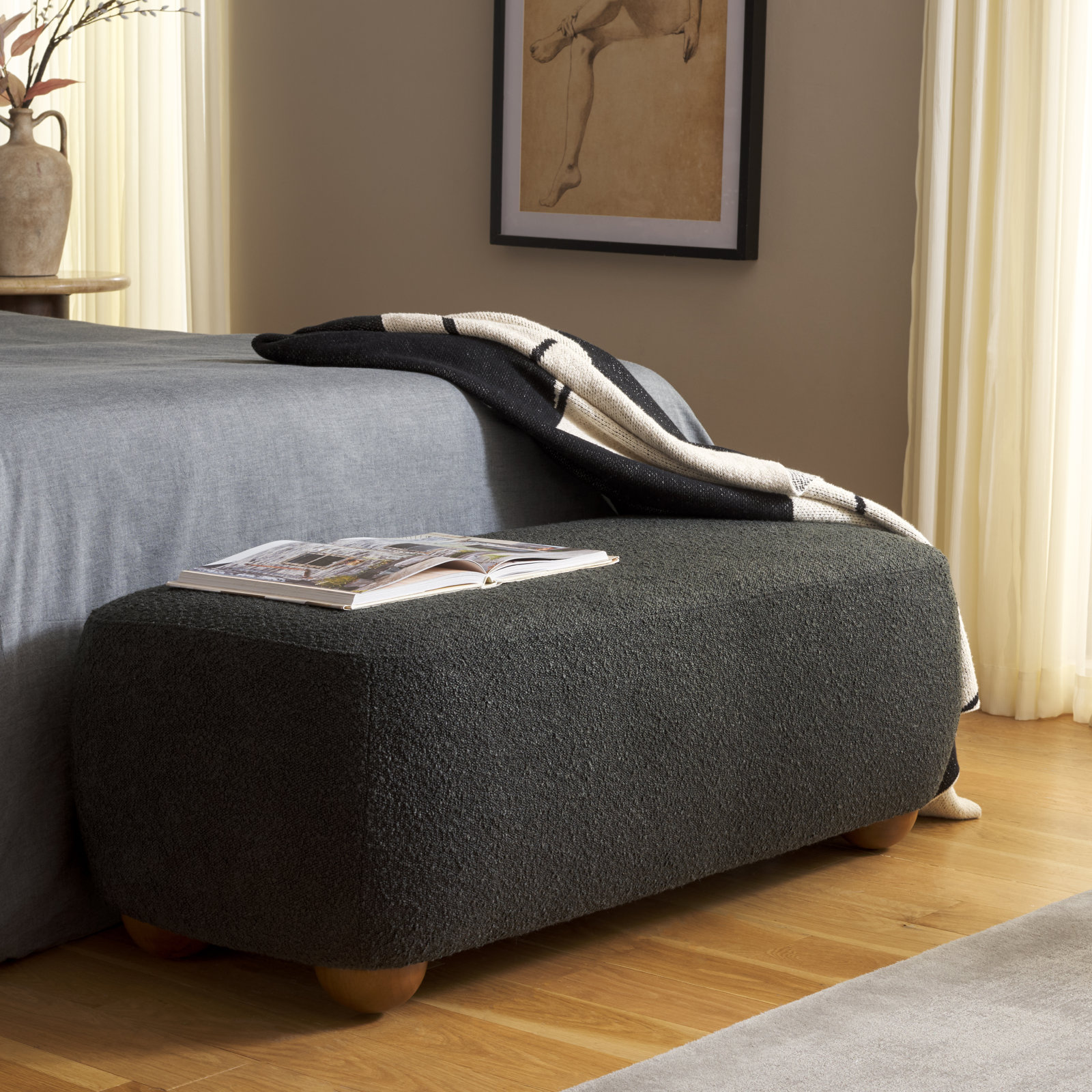 Carrah 49" Ottoman, Noir Bouclé