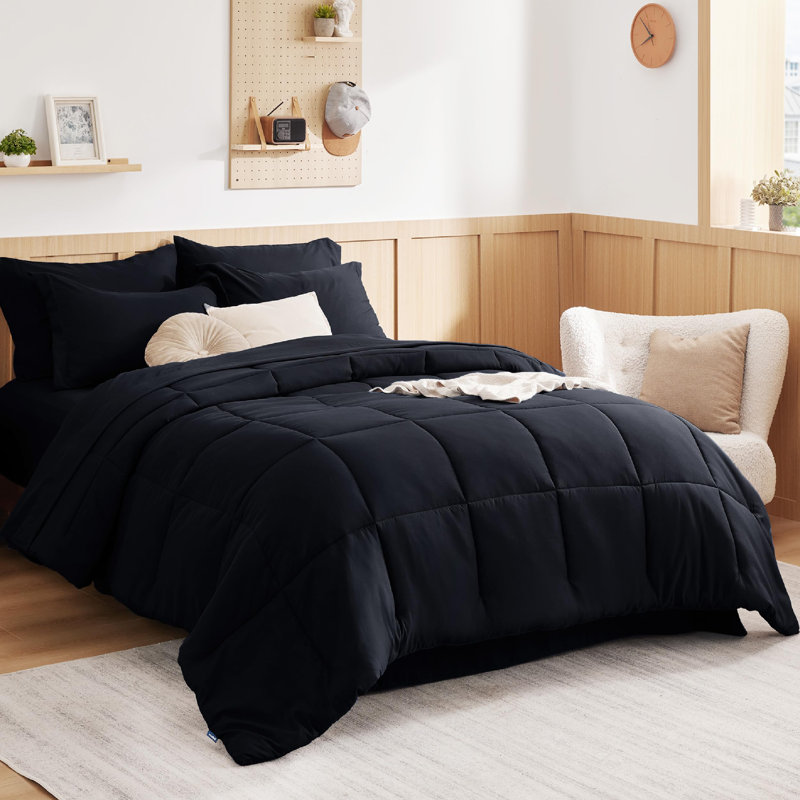 Bedsure Quilted Design Comforter Set, Black, Twin Comforter + 4 Additional Pieces