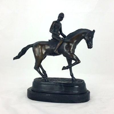 Figurine cheval à cheval avec jockey