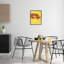 Délicieuse pizza sur estampe jaune encadrée, design par Kim Allen-2029944942-2029944941
