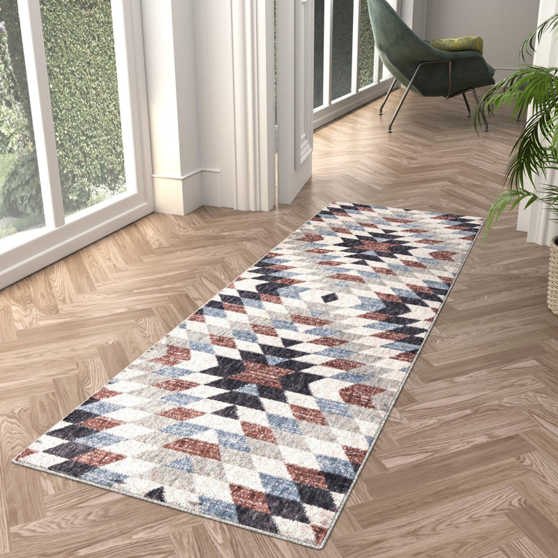 Perlita Geometric Indoor Rug, Runner 2' x 8'