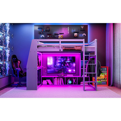 Lit mezzanine en bois gris pour jouer avec bureau, unités de rangement, support à vêtements à DEL et à suspendre. Gain de place pour une chambre à coucher efficace. Des barrières de sécurité sécurisées, y compris plusieurs armoires de rangement,