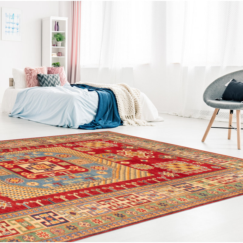 Tapis rouge foncé Malayka Gazni 5 pi 11 po x 9 pi 1 po