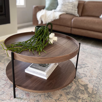 Table basse à 3 pieds avec tablette de rangement