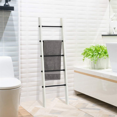 Wall-Leaning 5 ft Blanket Ladder