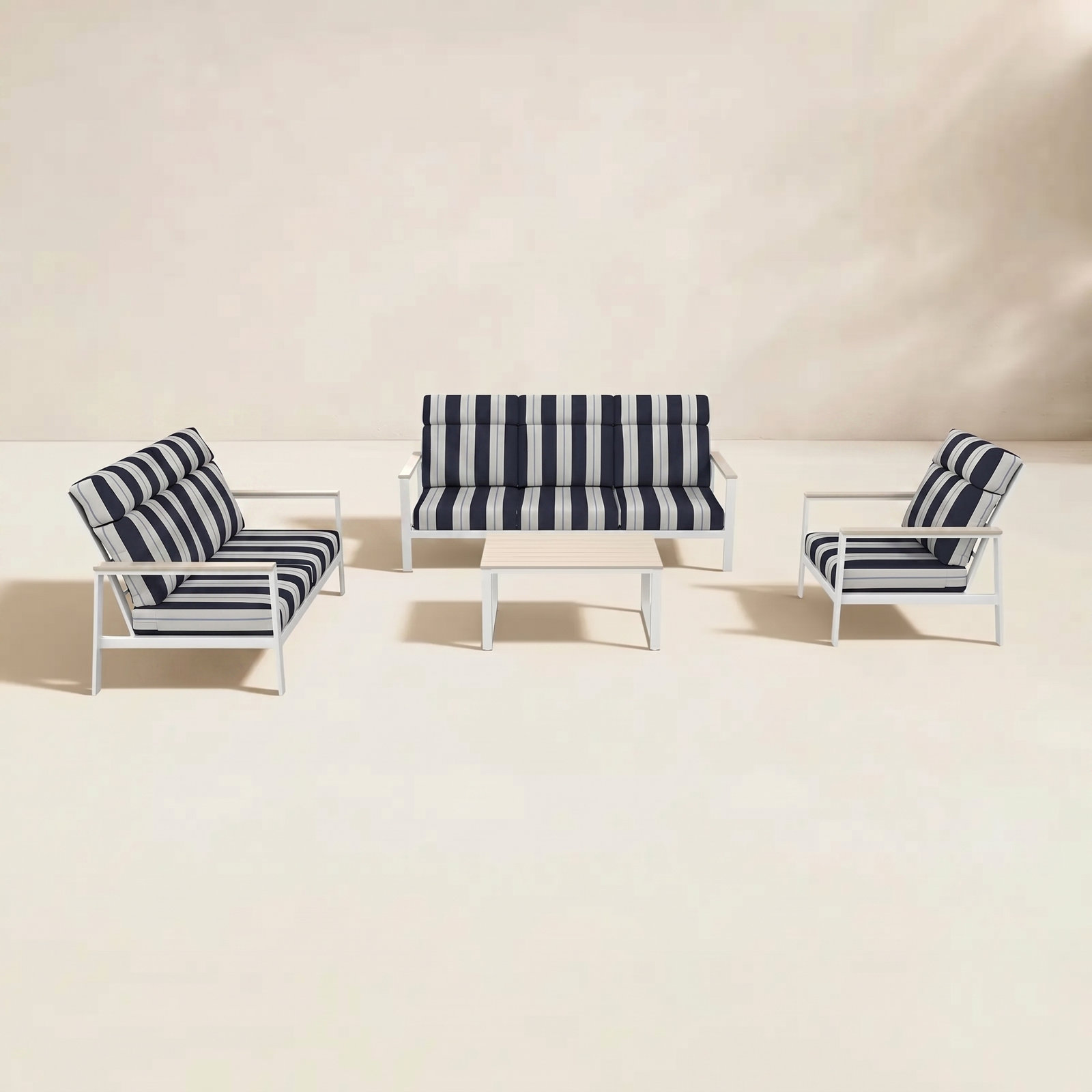 Townsend 4 Person Seating Group With Sunbrella Cushions