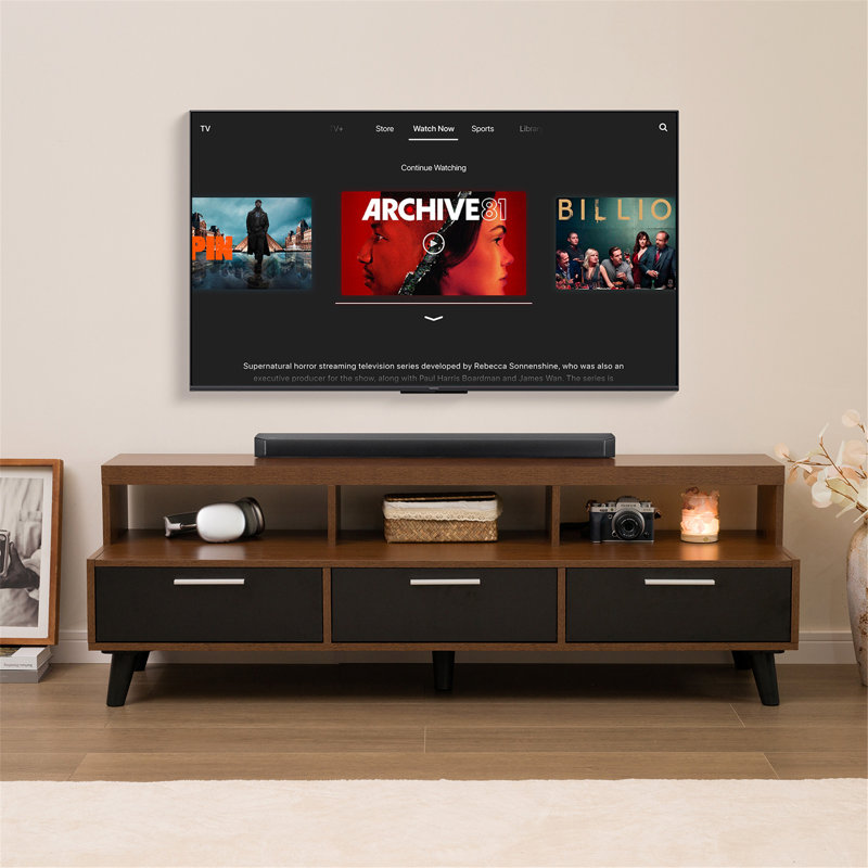 Meuble télé polyvalent à 3 tiroirs pour le divertissement, le rangement et le style.