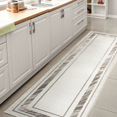 Tapis argenté / blanc Maythel